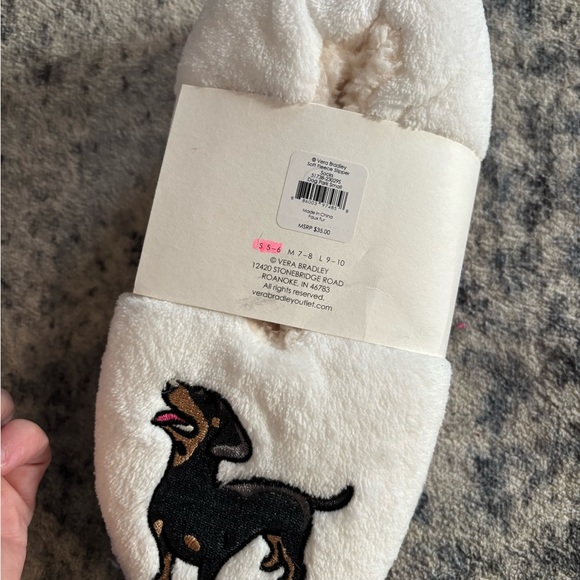Vera Bradley Cream Fleece Slipper Socks with Dog Design NEW - Picture 2 of 2